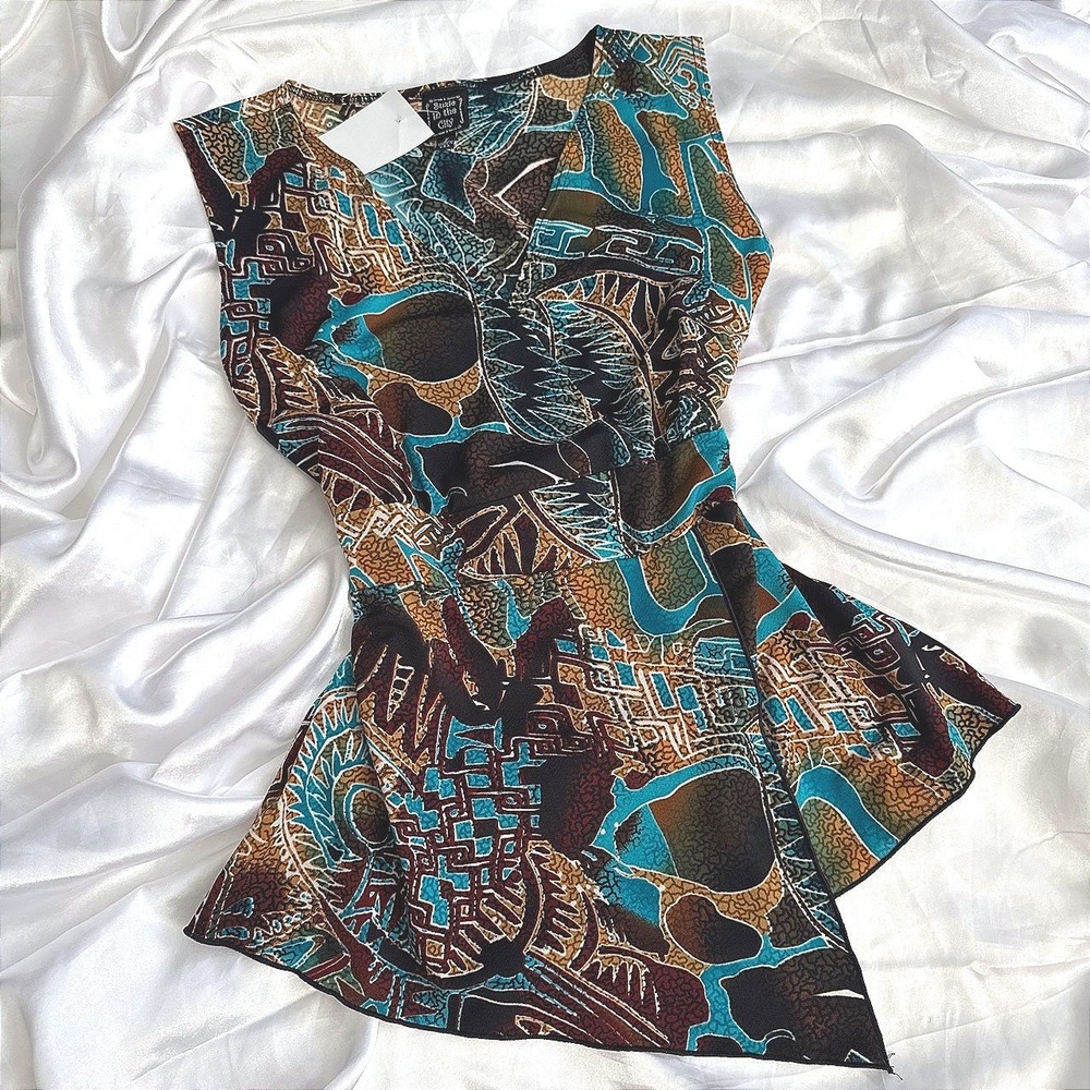 Suzie in the City Abstract Geometric V-Neck Asymmetrical Empire Waist Top L